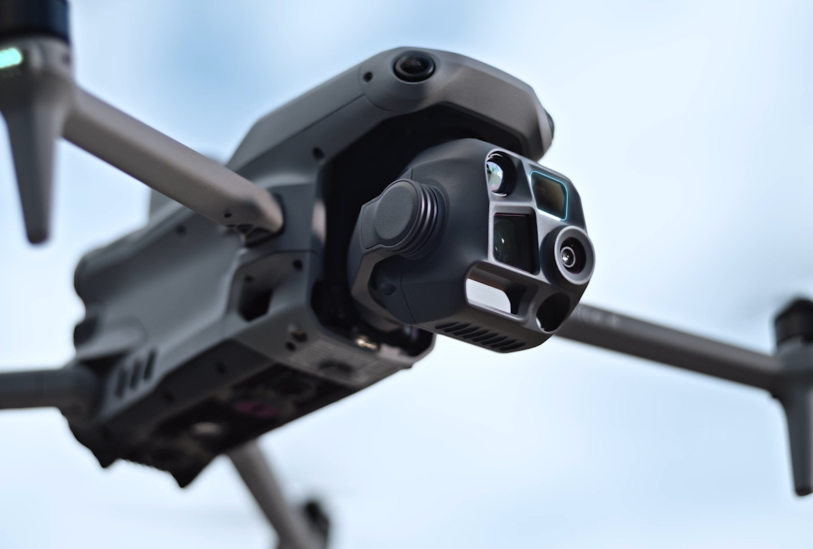 dron dji matrice 4t releobiektyw