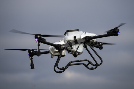 Profesjonalny zestaw do oprysków - dron rolniczy ABZ Innovation L30 z wdrożeniem i akcesoriami