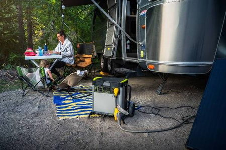 YETI 400 LITHIUM Power Bank, solarny generator, Li-ion NMC 428Wh (10.8V, 39.6Ah), 230V AC 50Hz (300W), 12V 10A, USB 5V 2.4A.